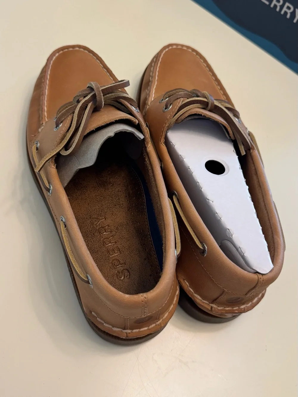 Sperry Men’s Sahara Boat Shoe - Classic Leather Boat Shoe